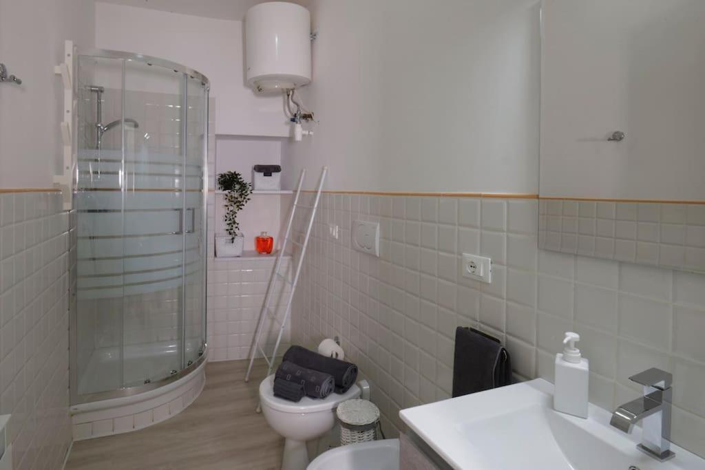 Suite In Centro Storico Porto Di Savona-Spiagge Exterior foto